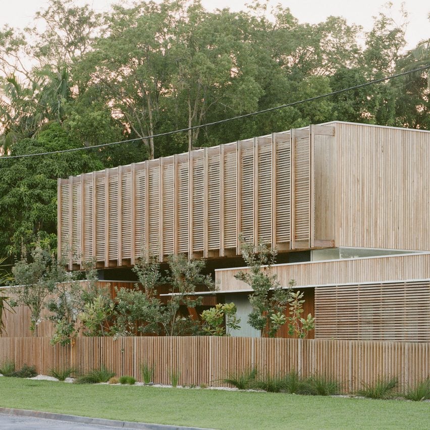 <div>Son Studio draws on “sun-bleached” shacks for Bangalow Road House</div>