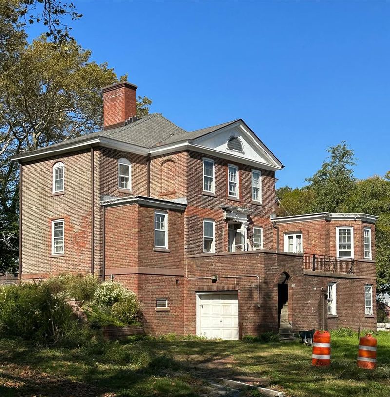 20 Exquisite Georgian Mansions Where History Resides in the Southern Soul